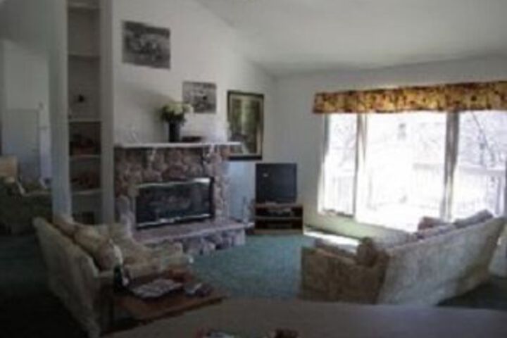 Room 5 of 9