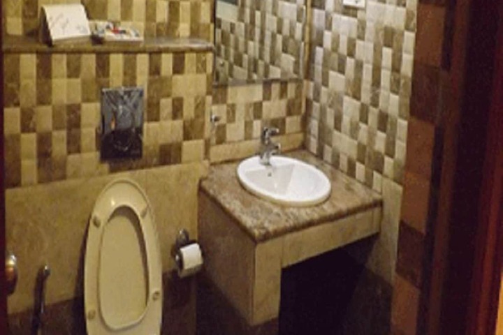 Room 16 of 26