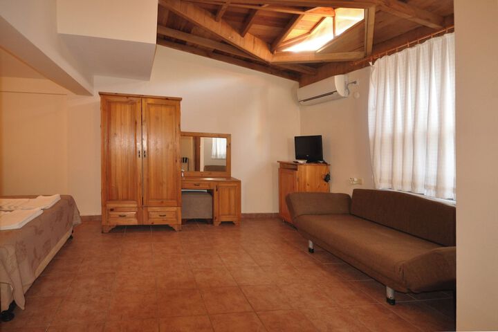 Room 16 of 63