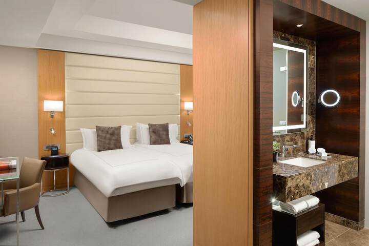 Room 83 of 114