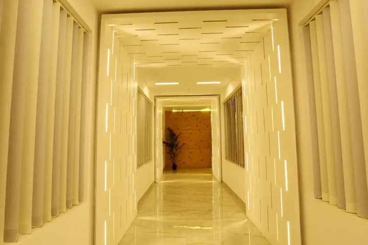 Room 9 of 12