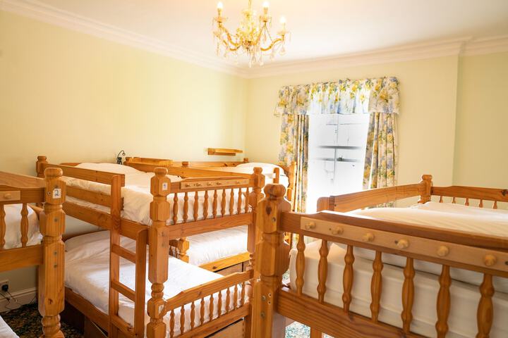 Room 15 of 114