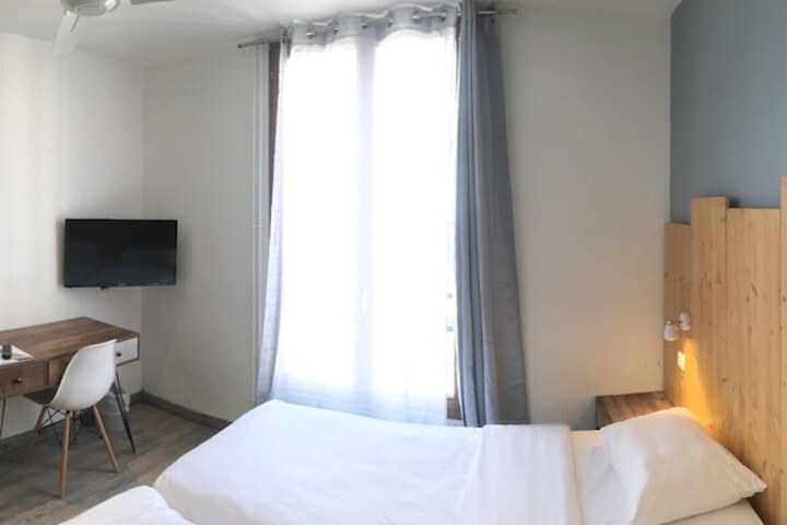 Room 17 of 38