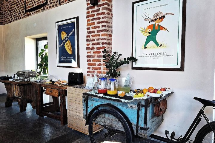 Breakfast/Coffee Service 17 of 41