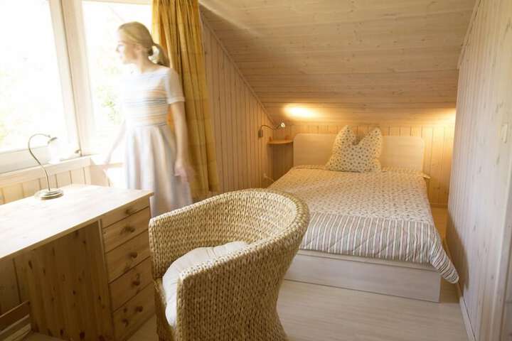 Room 9 of 36