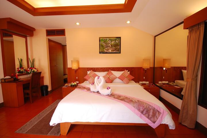 Room 4 of 37