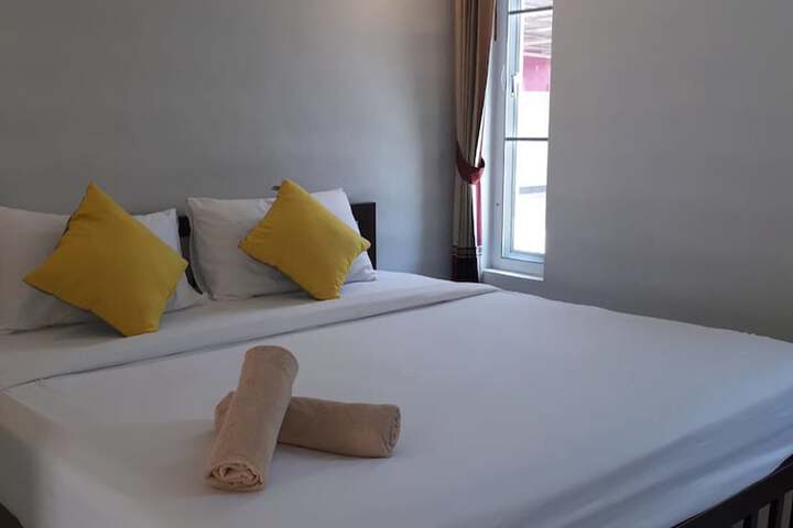 Room 5 of 23