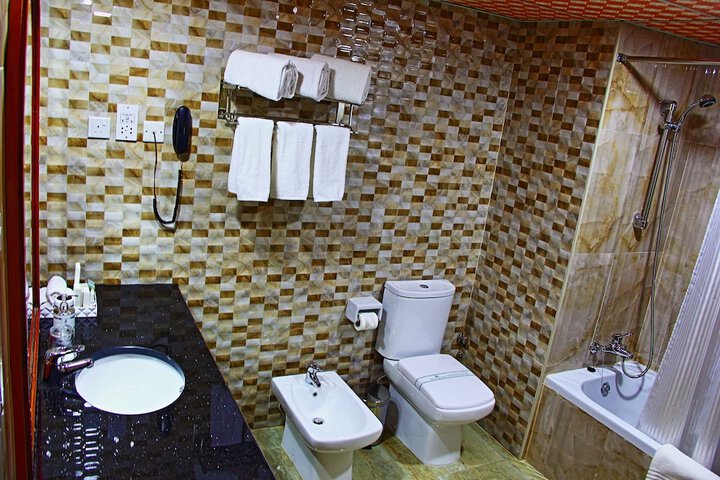 Room 16 of 30
