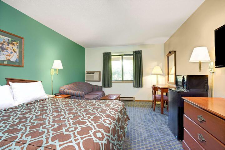 1 King Bed (7 of 7)