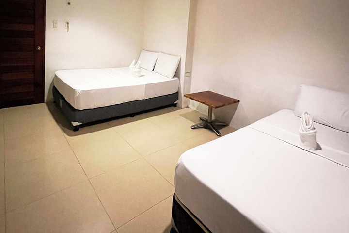 Room 33 of 90