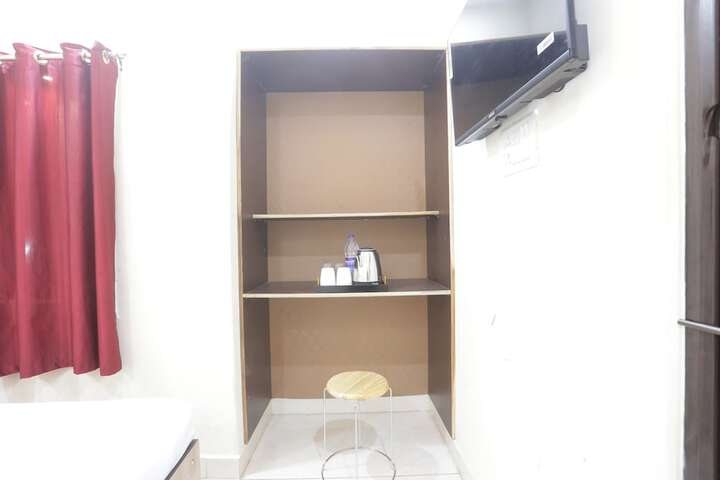 Room 18 of 30