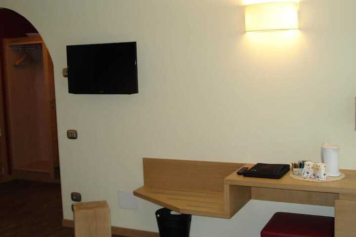 Room 28 of 70