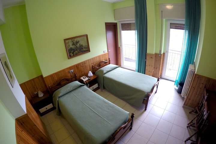 Room 35 of 63