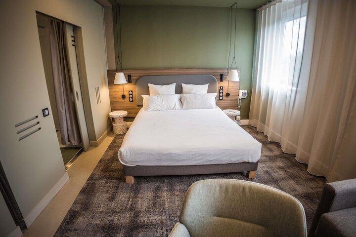 Room 21 of 117