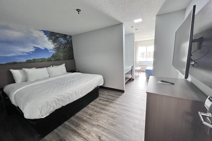 1 King Bed Suite (24 of 24)