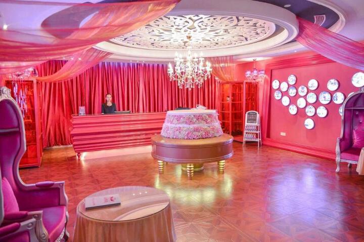 Swan of Love Shenzhen Luohu Hotel