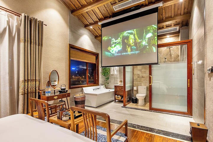 Room 102 of 155