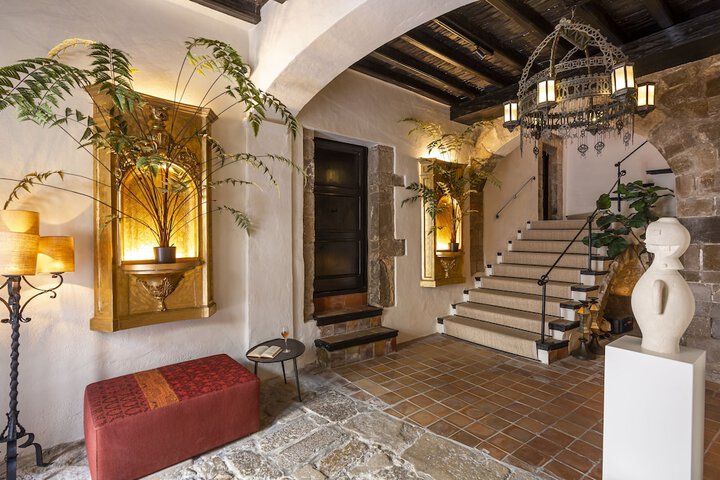 Guest Lobby