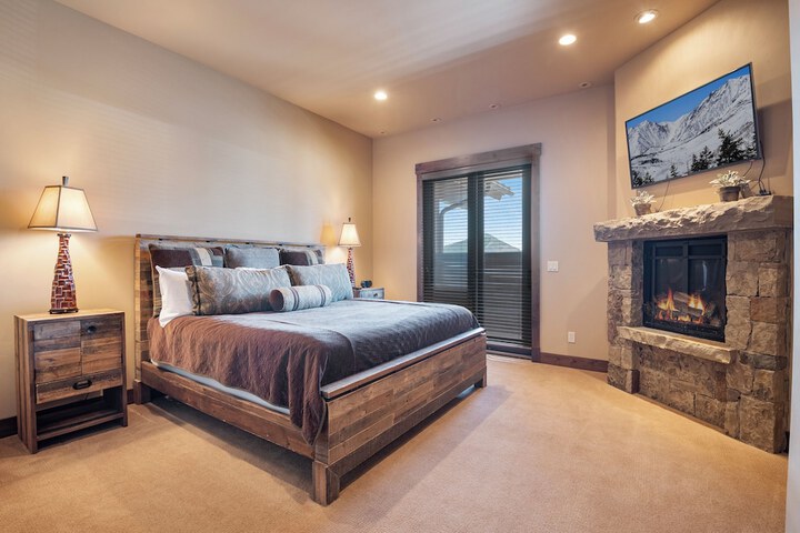Room 4 of 38