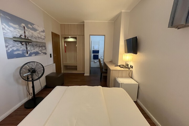 Room 43 of 92
