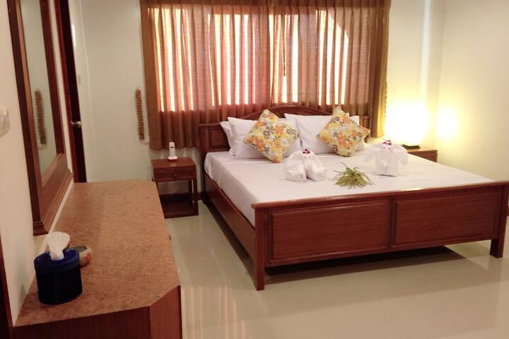 Room 27 of 147