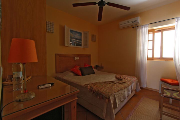 Room 53 of 95