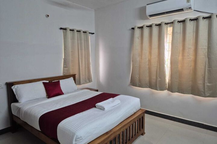 Room 10 of 26