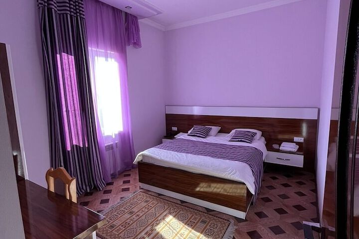 Room 42 of 117