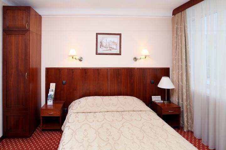 Room 10 of 96
