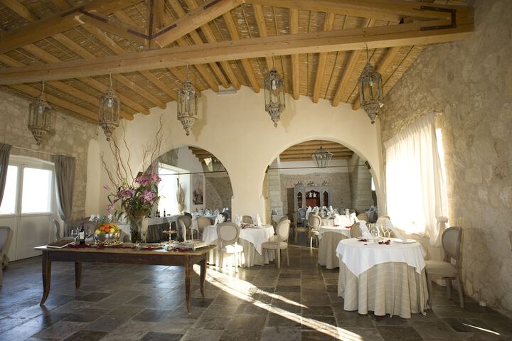 Dining 58 of 92