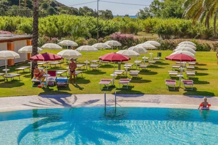 Pools & Facilities