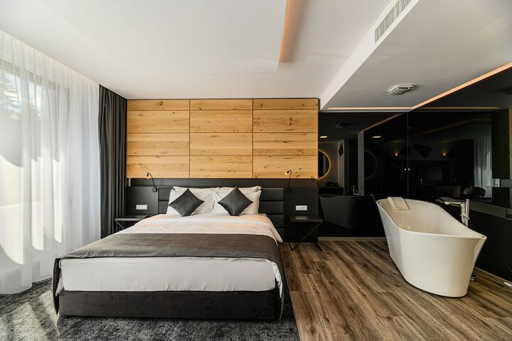 Room 25 of 131