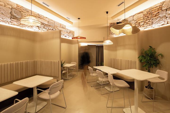 Dining 108 of 133
