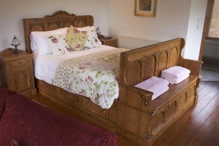 Room 2 of 18