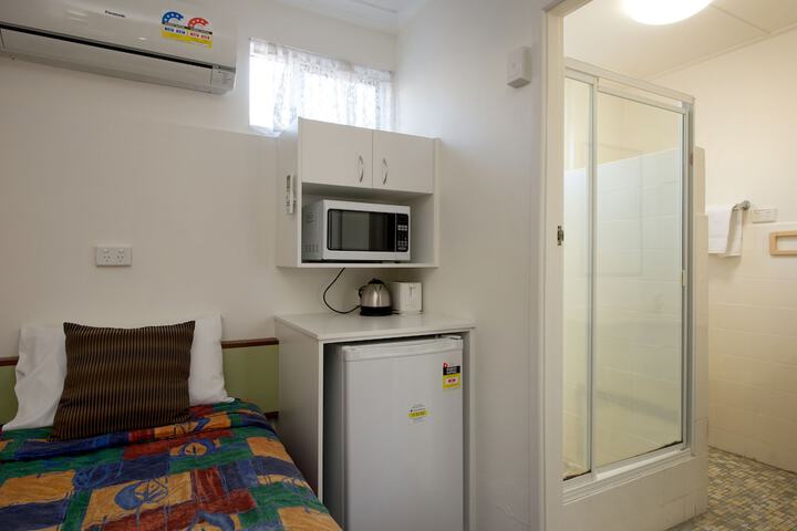 Room 27 of 51