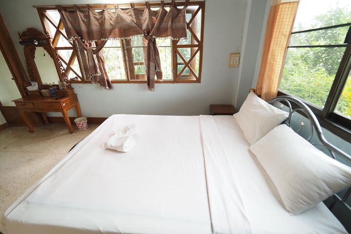 Room 6 of 34