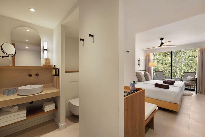 Room 40 of 108