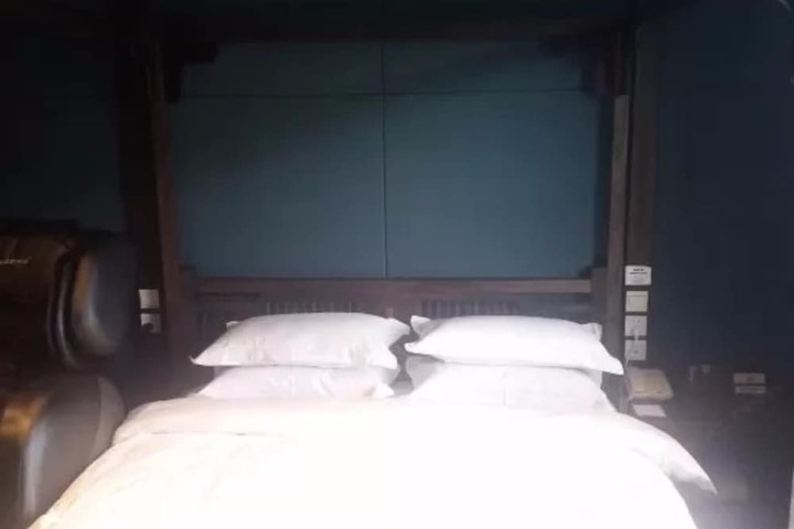 Room 19 of 65