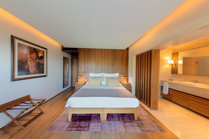 Room 66 of 320