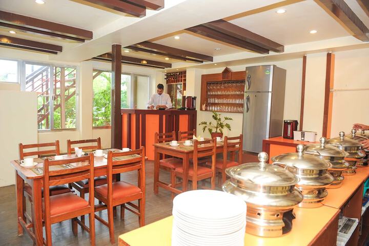 Dining 47 of 61