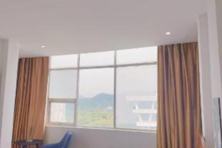 Room 15 of 16