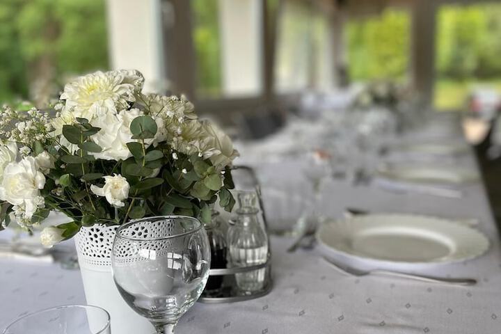 Dining 6 of 8