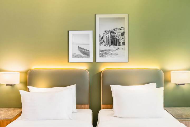 Room 9 of 22
