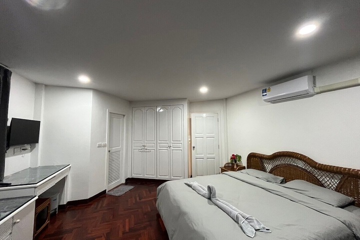Room 13 of 177