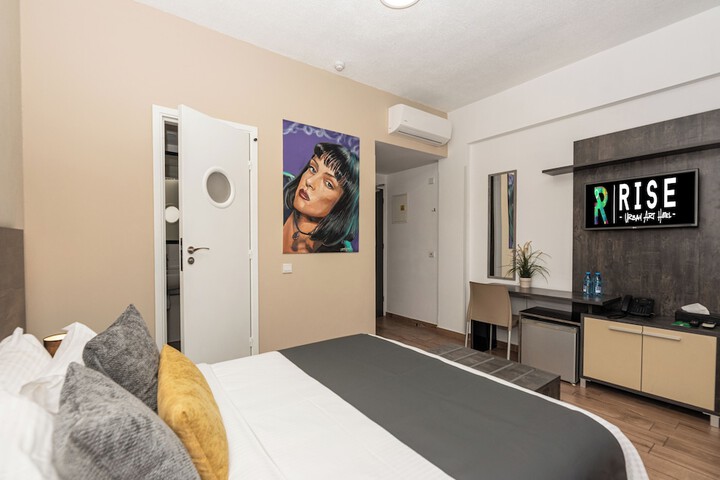 Room 58 of 216