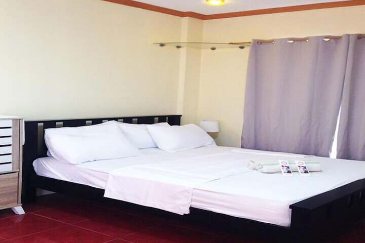 Room 4 of 34