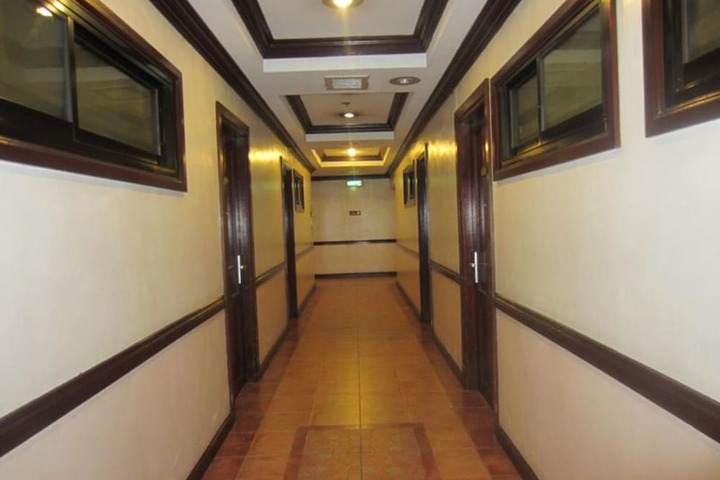 Ballroom/Hall 20 of 23