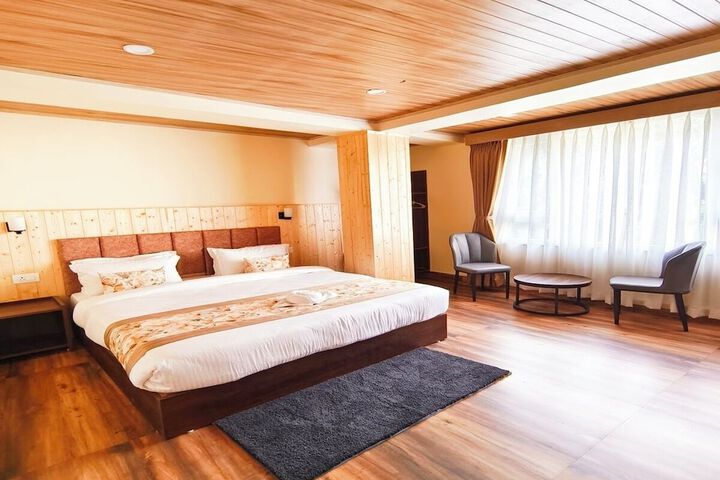 Room 15 of 28