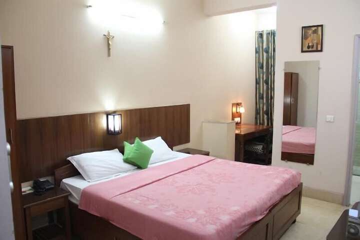 Room 16 of 26