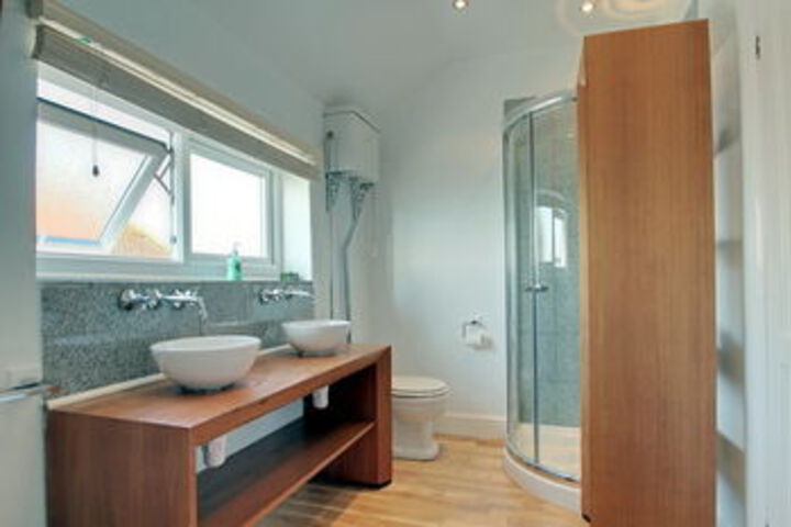 Room 4 of 25
